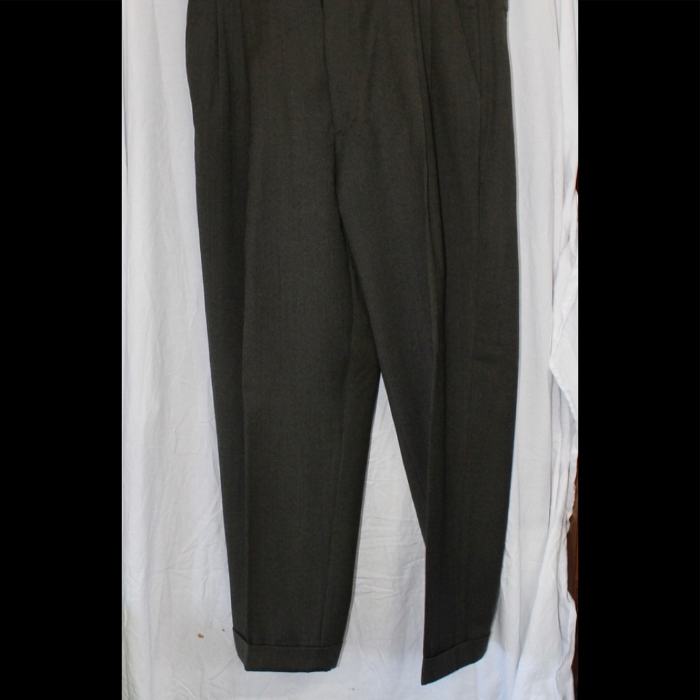 Design 2 men’s dress pants size 36/30